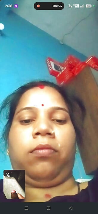 Mera boyfriend ne mujhe dekh ke muthi mara