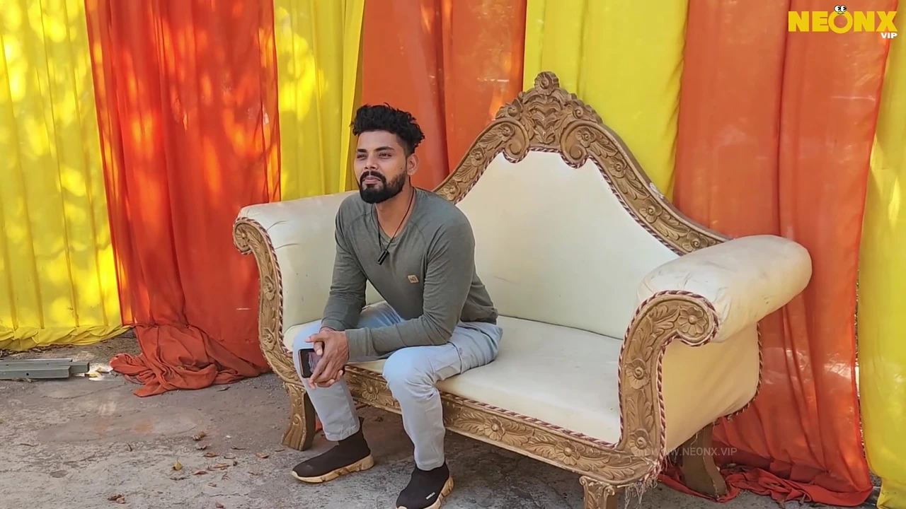 HOT WAITRESS CHAMPA DIAMOND FUCKS A BIG COCK CUSTOMER