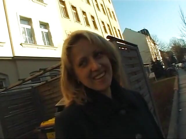 Busty blonde showing her body