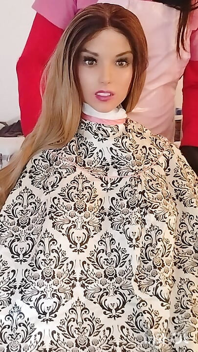 Emma barberette vinyl shampoo cape show