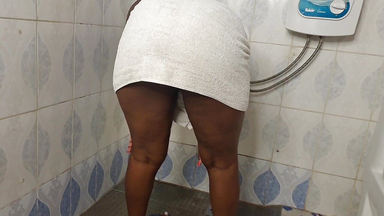 PISSING IN BATHROOM FULL VIDEO 4K
