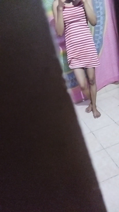The stepbrother saw the stepsister changing the cup. | Clip 3