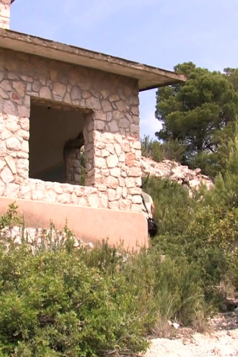 Dva Twinka uživaju u krstarenju plažom sperme