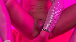 Crazy Slut Play with Super Big Dildo!