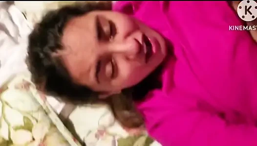 Yüzüyle ilk kez beni sikiyor canım