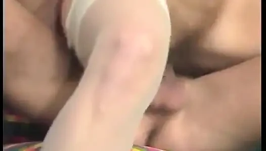 Nenek mendapatkan kontol di lubangnya yang berbulu