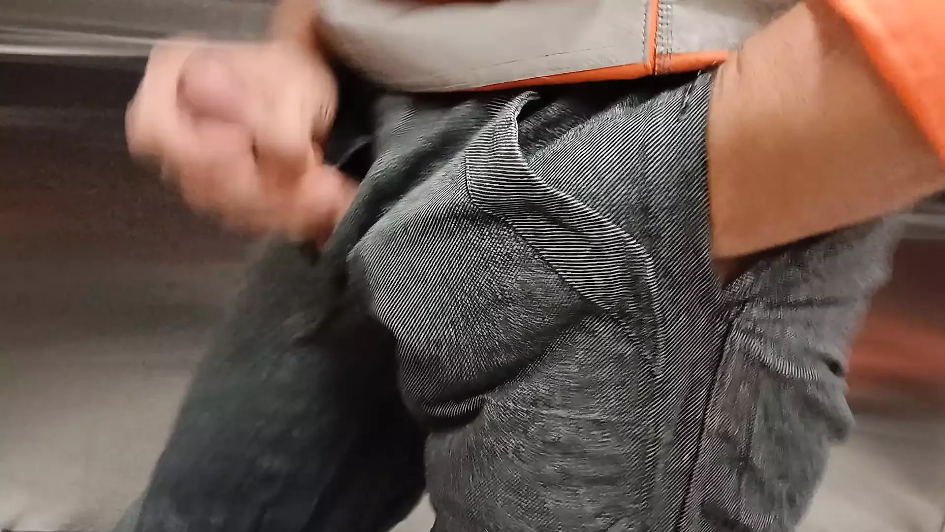 Culona si masturba in pantaloni Fischer Pecheur