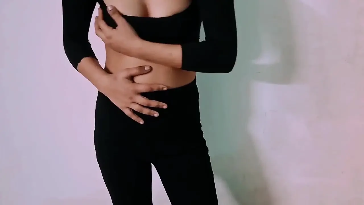 Indian Housewife Ritu Sharma’s Fingering Frenzy – Uncut HD Home Video