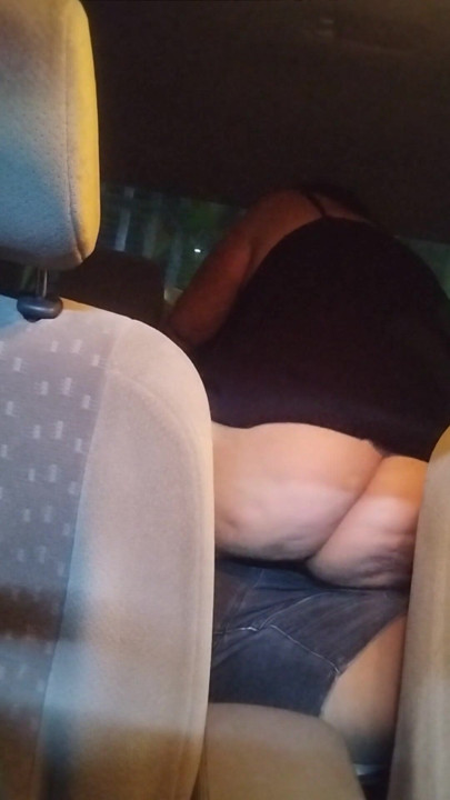 Încercăm să facem un videoclip în mașină și este foarte mic | Clipul 1