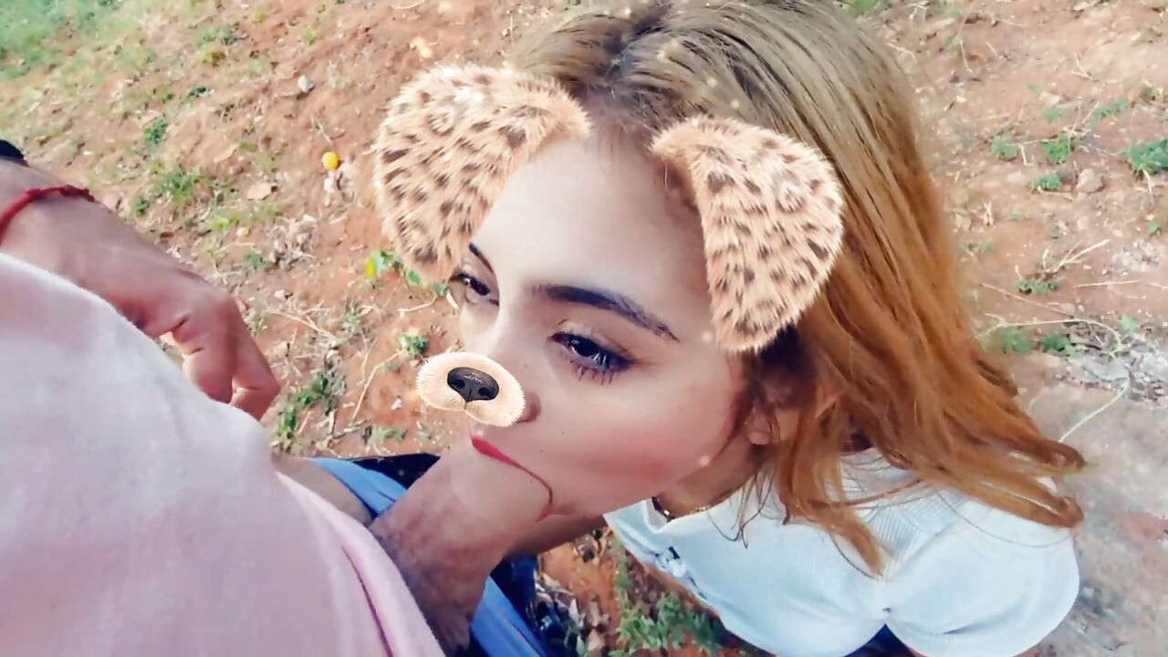 Blondă latino suge pula