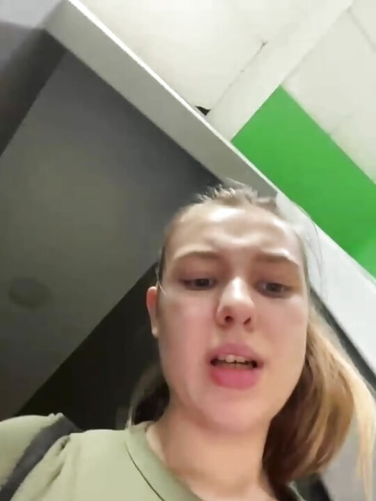 Extreme Squirting in the public gym with jucielussie