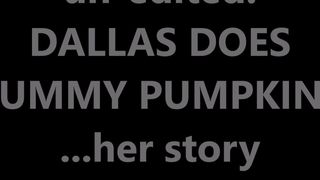 Unedited Dallas doet lekkere pompoenen haar verhaal tussen de slurpen door