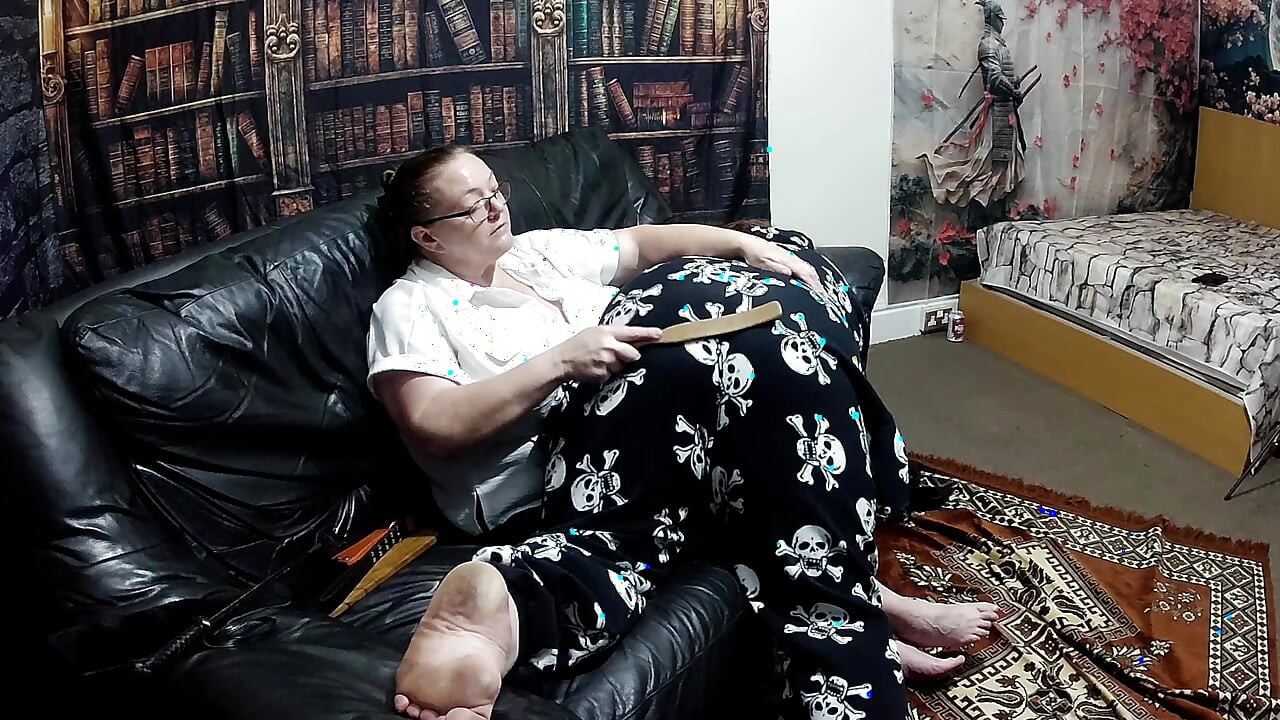 Part1 :- Domina Satana dan Josephine menyembah kaki