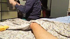 Azjatycki masaż kutasów - szczęśliwe zakończenie orgazmu prostaty