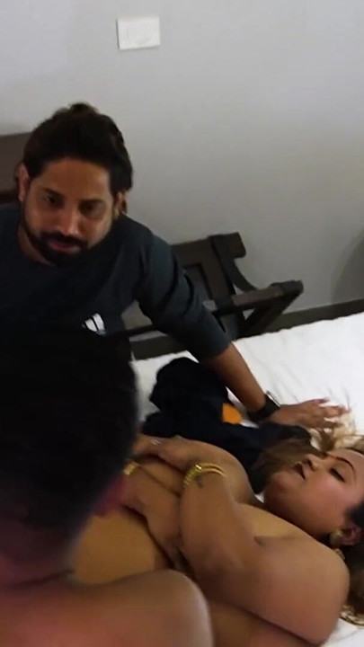 義理の兄が義理の姉と激しくセックスした、ハードコアなスリーサムの話 | クリップ 2