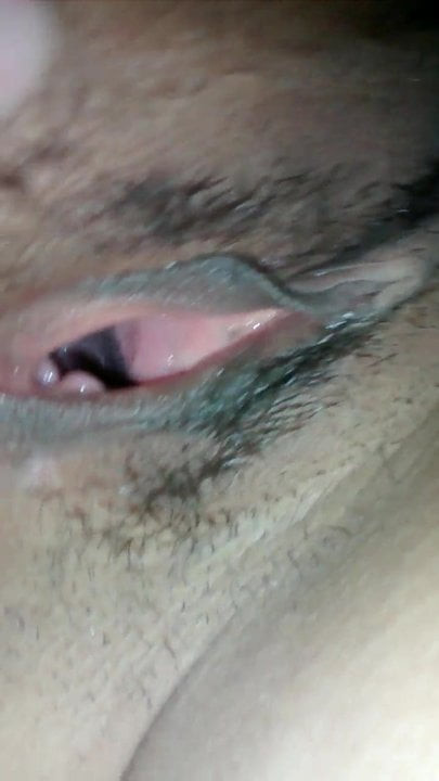 Gaping her pussy