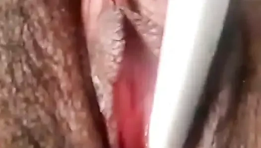 Тинка Mallu играет соло с киской