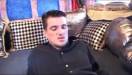 Schöne blonde muschi mit dicken möpsen fickt großen schwanz, lutscht anal penetriert