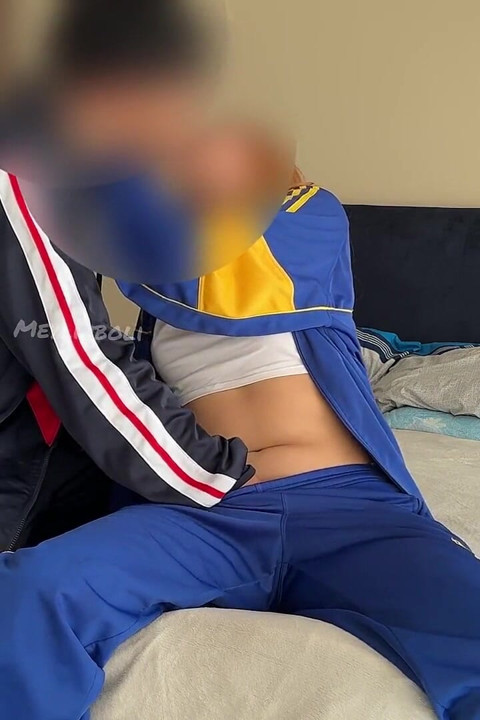 Kristen høyskolestudent lærer å suge kjæresten sin og gjør det som en profesjonell sucker