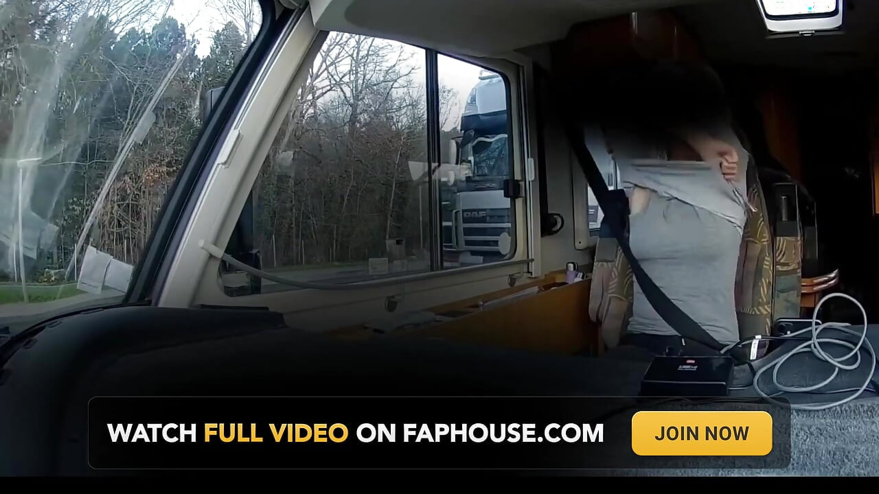 Martes de tetas para tis