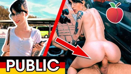 Nerdige Lou Nesbit auf Parkplatz gefickt! Dates66.com