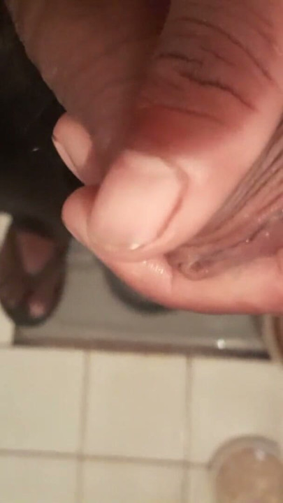 It was a lot of fun to go to the bathroom and shake the cock and take out the water | Clip 1