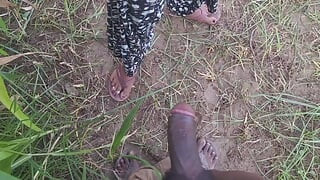 Bhabhi enjoying sex in open fild