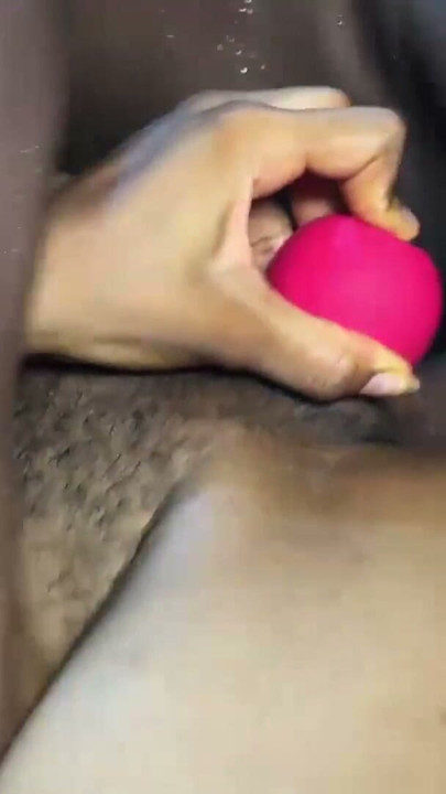 Amateur Ebony Taking Huge Cock | Clip 1