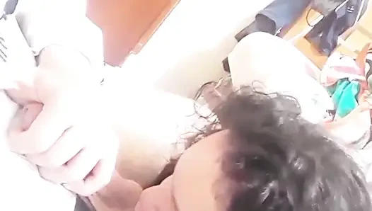 Submisif Menghisap Penis Cowoknya Biar Cowoknya Puas