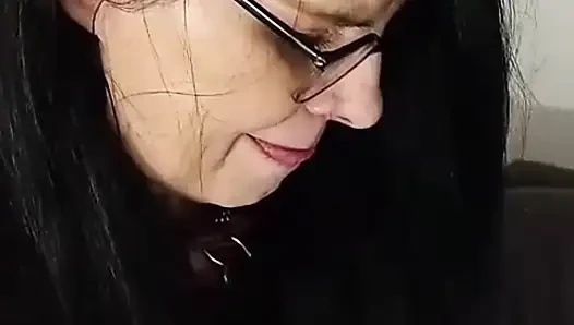 Kamera Yüzüne Baktığında, Bu Olgun Kadının Sevişmeye Nasıl Tepki Verdiğini Görüyorsun