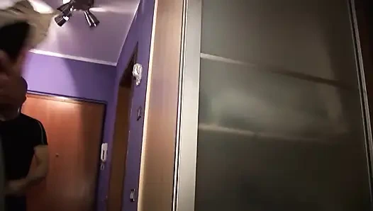 Пышная MILF подвергается групповому сексу во время интенсивной четырёхчасовой сессии... Несколько кремпай!