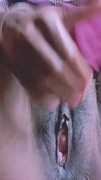Biggest pusssy in indian women masterbate by fingering part 4 | Clip 1