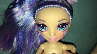 Сперма на радуге, высокая фиолетовая кукла чирлидерши