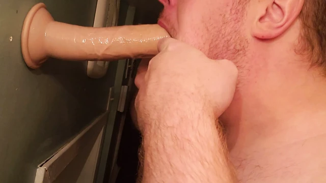 Deepthroat 8 inch dildo to the bottom