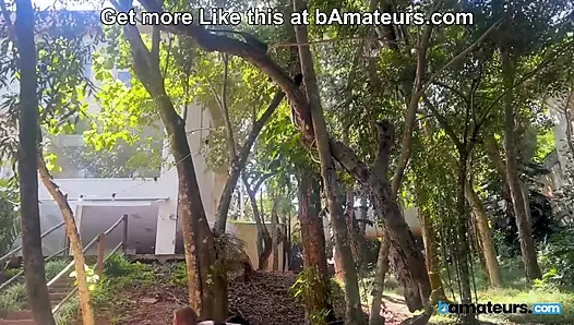 Röntgenci iki azgın ev hanımını ormanda yoga yaparken bamateurs'ta yakalıyor