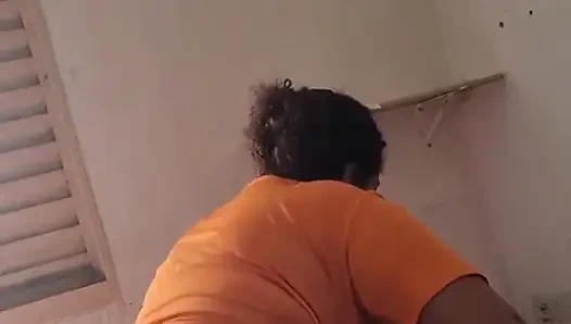 Vollbusige stiefmutter weiß zu reiten