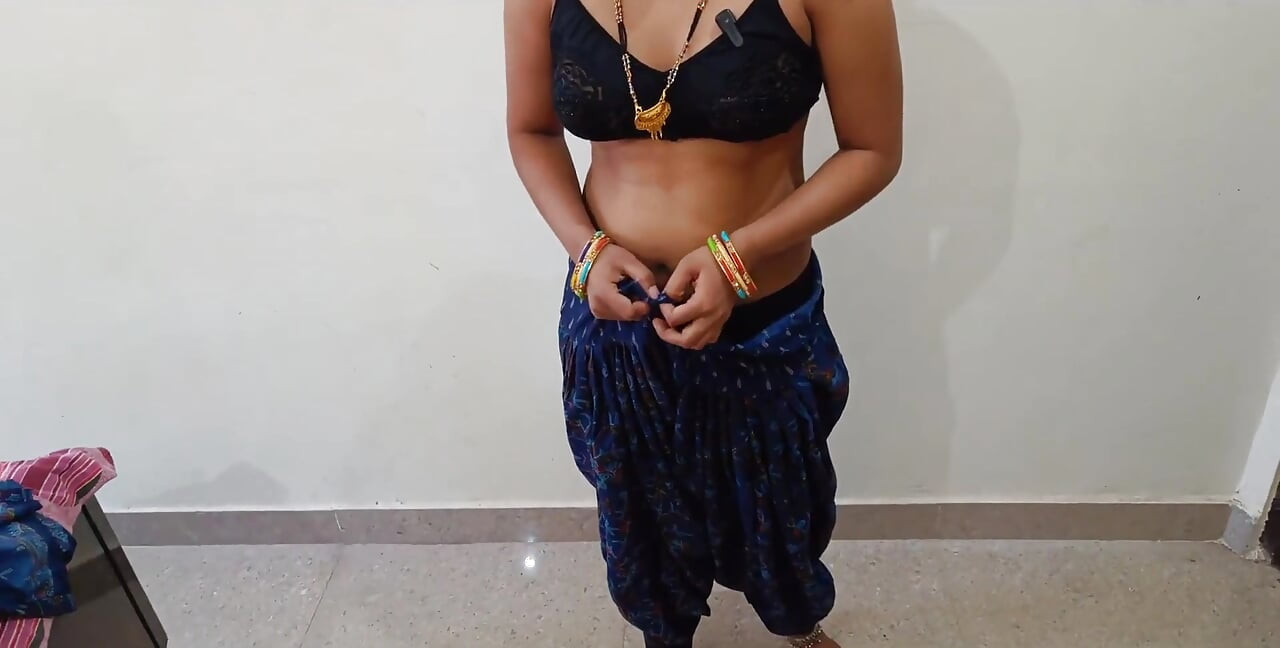 Het indisk desi by städerska var sex på dogy style i tydligt hindi ljud