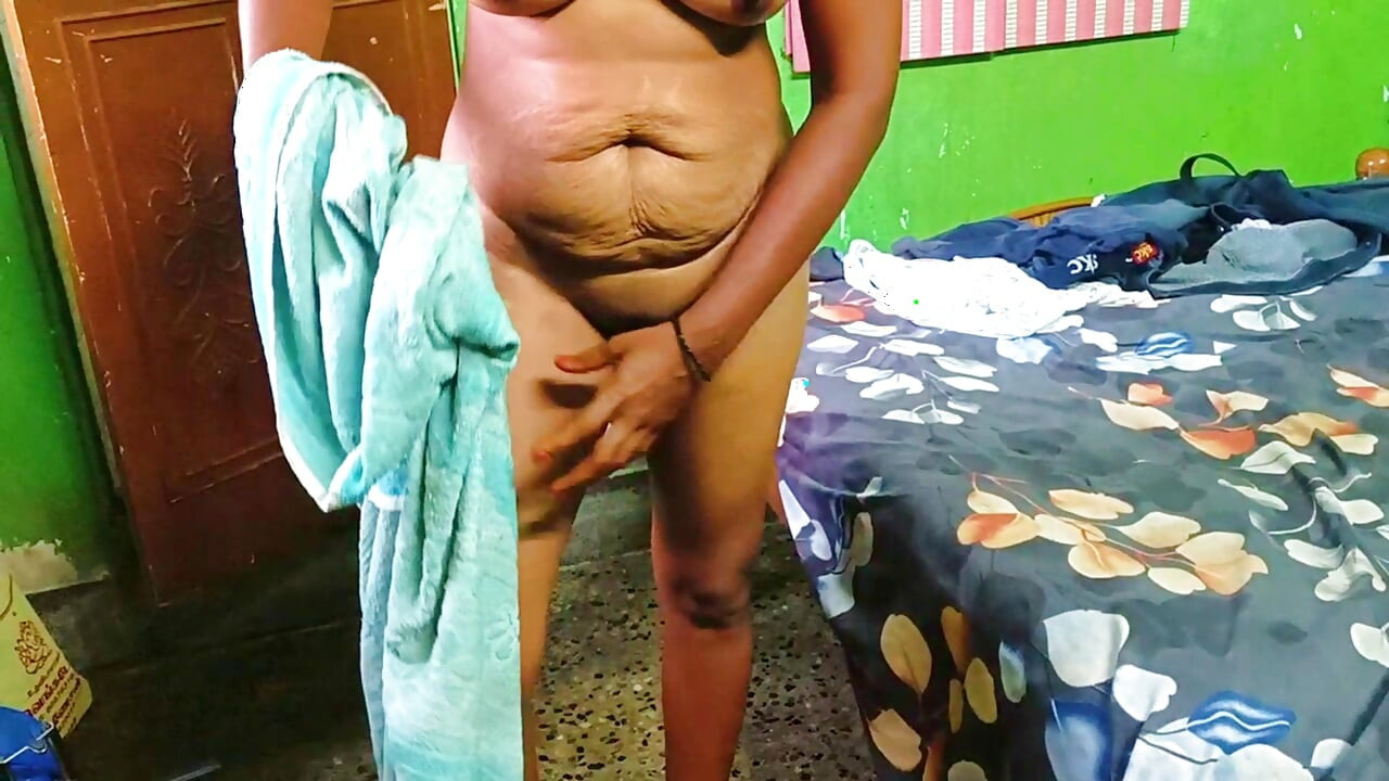 Ammu bilik mandi bogel penuh ke bilik katil buah dada besar