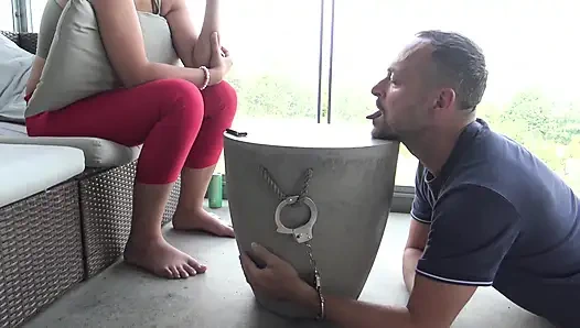 The human ashtray Smirni!