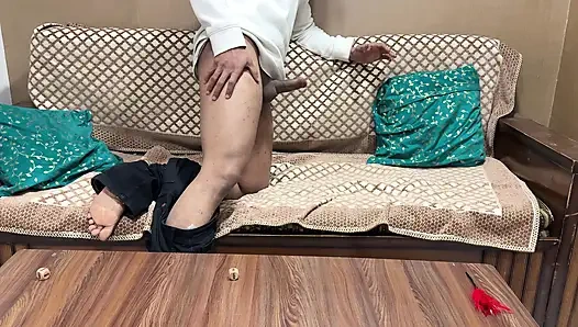 Сводная сестра потеряла свою киску в игре в кости