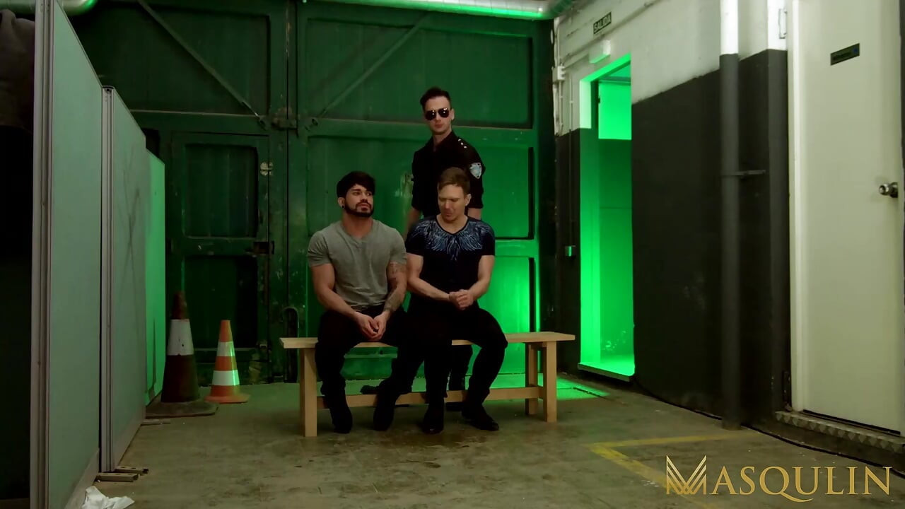MASQULIN - Gay policeman damon heart raw breeds two prisoners