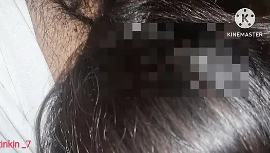 Betrügende Ehefrau mit einer anderen gesehen
