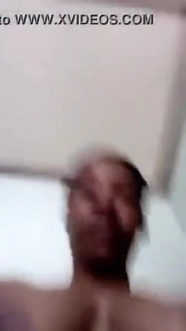 Eboni semula jadi berbulu