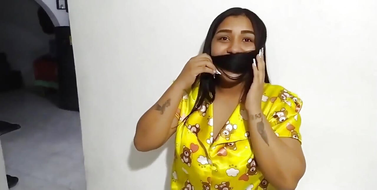 我的继妹要求鸡巴