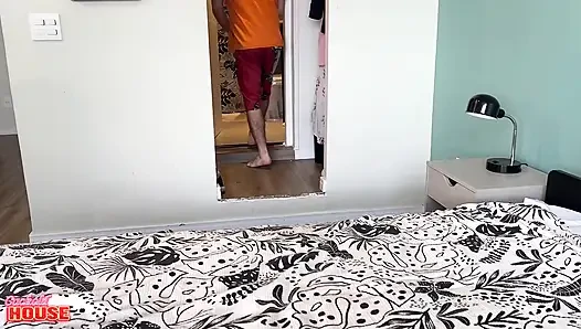 Evli, Çekici Bir Kadın, Aldatılan Kocası Ve Sevgilisiyle Çok Yaramaz Bir Üçlü Ilişki Yaşıyo