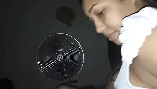 Они украли ее телефон, видео, где они трахают ее как колумбийскую шлюху в Соединенных Штатах