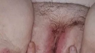Bbw squirts while using dildo