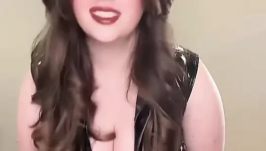 Dommy üvey anne itaatkarını aşağılıyor