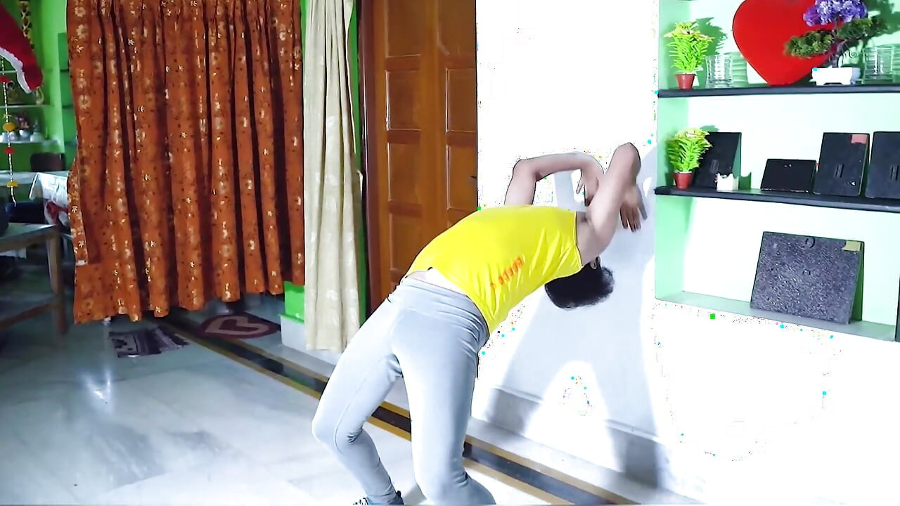 Sauteli bahan ko exercise karate karate chod diya