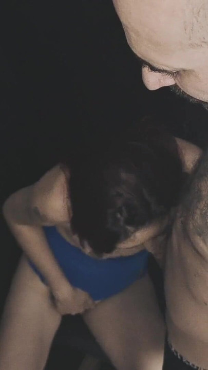 Ehefrau lutscht fremde im gloryhole! | Clip 1